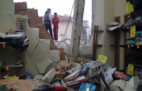 Tekirdağ'da bir mağazanın duvarı yanlışlıkla yıkıldı!