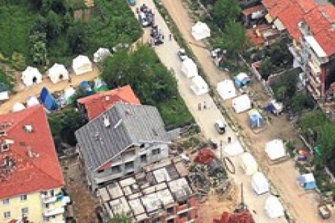 Simav 'da deprem sonrası 70 ekiple hasar tespiti yapılıyor!