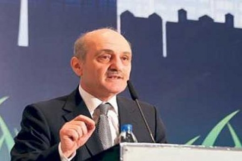 Erdoğan Bayraktar: Vatandaş canından çok alacağı daireleri düşünüyor!