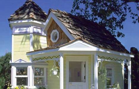 Katie Holmes Tom Cruise'dan kızlarına 24 bin dolarlık oyun evi!