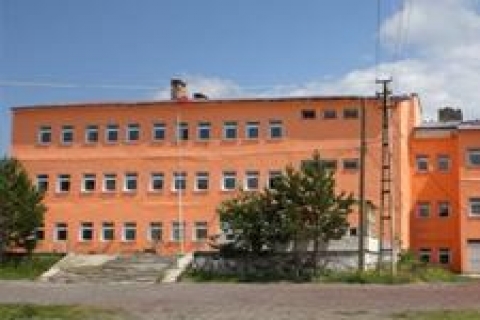 Ardahan Lisesi'nin yurdunun onarımı tamamlanamadı