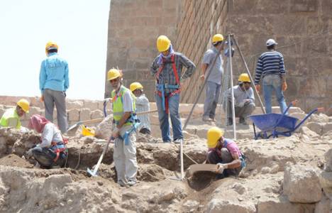 Şanlıurfa Kalesi'nin restorasyonu yeni çıkacak mimariye göre şekillenecek!