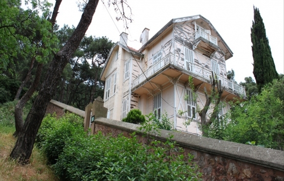 Yazar evlerini korumak için derneklere çağrı!