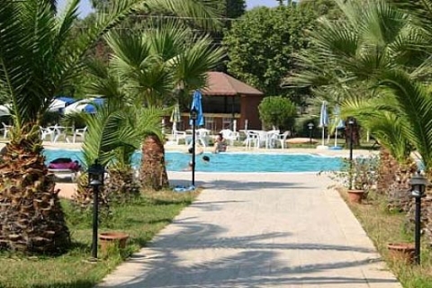 Kuşadası'ndaki Green Park Hotel, 2.3 milyon TL'ye icradan satılık!