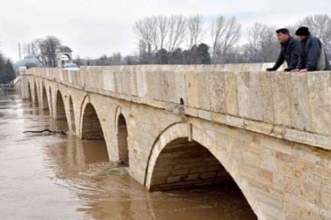 Taşkından zarar gören Edirneli, Bulgaristan'a dava açılabilir!