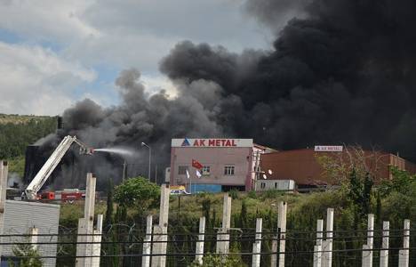 Kocaeli'de fabrika yangını!