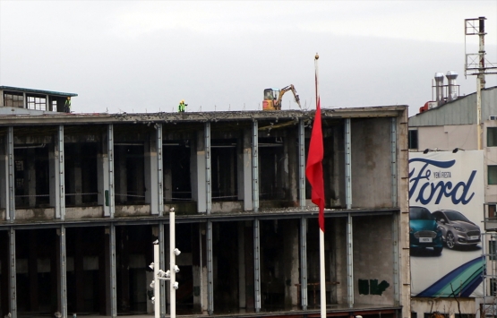 AKM nin çatısı yıkılıyor!