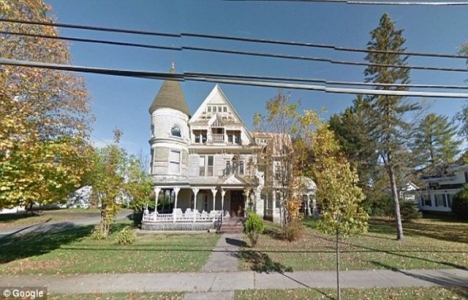 New York'ta 105 bin dolara satılık köşk!