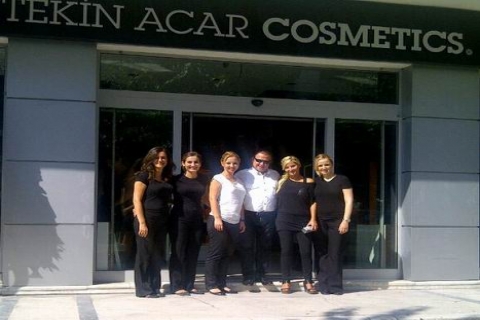 Tekin Acar Cosmetics, İzmir Mustafabey mağazasını yeniledi!