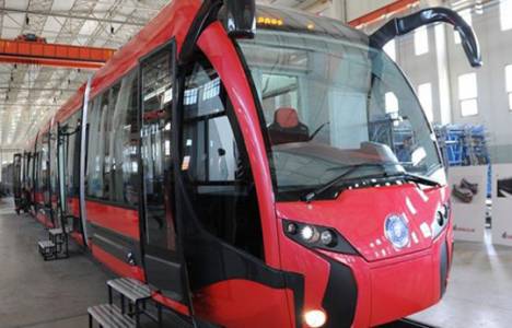  Türkiye'nin ilk yerli tramvayı İpekböceği raya indi!