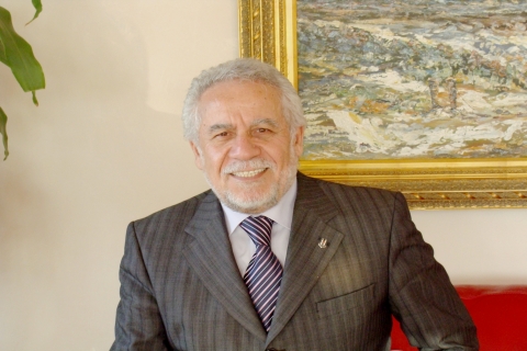  Etem Özçelik: İç mimarla çalışmayan mobilyacı başarılı olamaz!