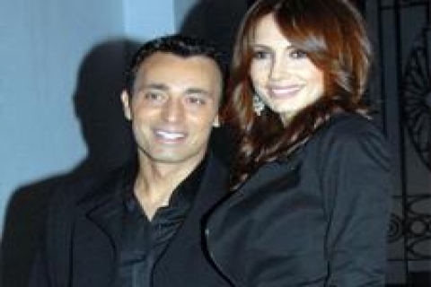 Kriz Mustafa Sandal'a evlerini sattırdı