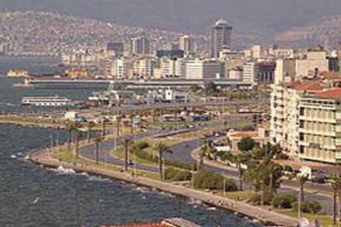 İzmir'de icradan 2 milyon 409 liraya satılık ziraat aletleri fabrikası!