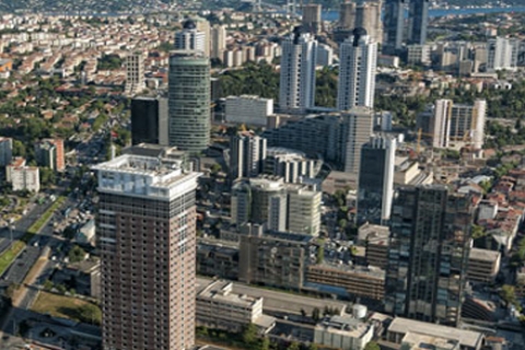 WSJ: İstanbul'un gökdelenleri minarelerini gölgede bıraktı!