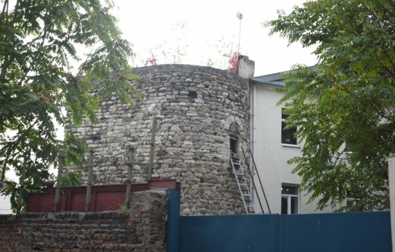 Galata Kulesi nin kardeşlerinden biri yıkılma tehlikesi yaşıyor!