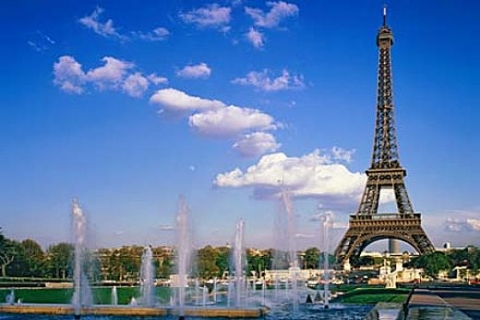 Türk turistler Paris'e akın etti!