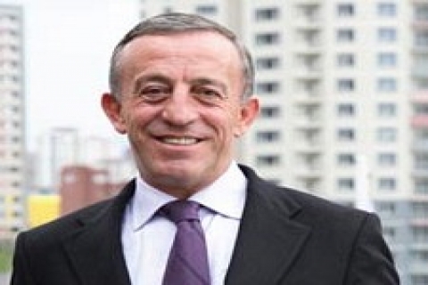 Cüneyt Özdemir: Ali Ağaoğlu depremi düşünen tek kişi!