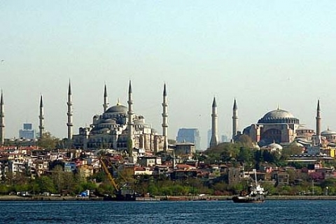 Sultanahmet'teki otel inşaatı için 51 akademisyenden Sultanahmet çağrısı!