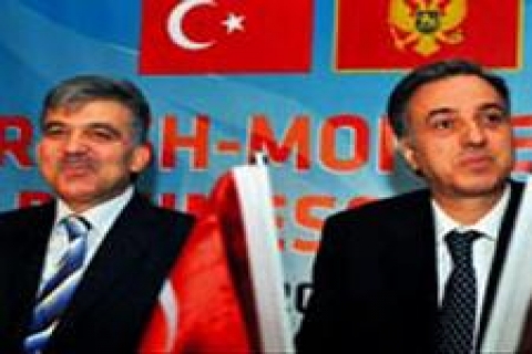 Karadağ, havaalanı projesine Türk müteahhitleri bekliyor