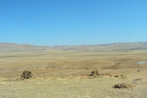 Boş arazisi olan etrafını çevirerek koruma altına almalı!