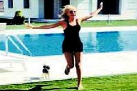  Ece Erken, Polat Tower yangınından sonra yeni yazlığında! 