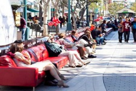 BoConcept, Dünyanın en uzun kanepesini İstanbul'a getiriyor