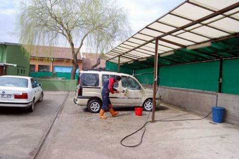  İzmir Balçova'da 7.5 milyon TL'ye oto yıkama yeri!