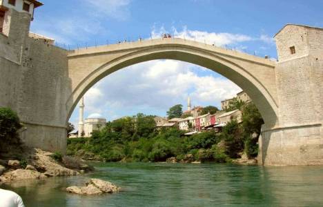 Mostar Köprüsü'nde atlama yarışları yapıldı!