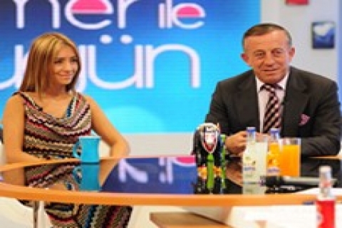 Sena Ağaoğlu ve babası Ali Ağaoğlu, Saba Tümer'e konuk oldu! Ağaoğlu: Kızımı alanı!..