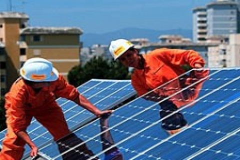 İsofoton Türkiye'de güneş paneli satacak!