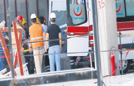 İzmir'de inşaat halindeki rezidansın cam bloğu düştü!