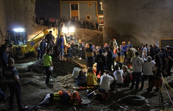 Eyüpsultan'da bir çocuk inşaat çukuruna düştü!