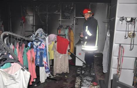 Eskişehir'deki giyim mağazasında yangın çıktı!