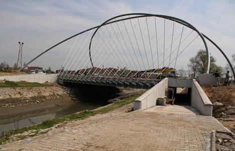 Sakarya'daki köprü geçişli bağlantı yolunda sona gelindi!
