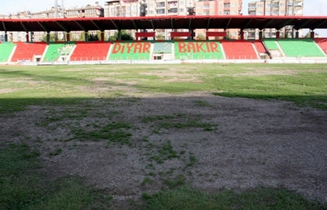 Diyarbakır Atatürk Stadı'nın çökme tehlikesi devam ediyor!