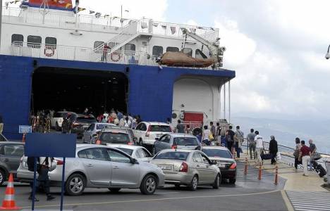 Yollarda tatilci yoğunluğu yaşanıyor!