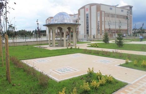  Kartepe Uygulama Camii’nin çevresi düzenlendi!