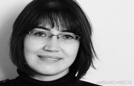 Hande Yarımbıyık kimdir?