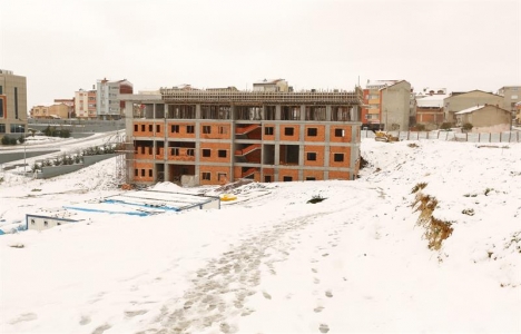 Arnavutköy İtfaiyesi’nin yeni tesisi hızla yükseliyor!