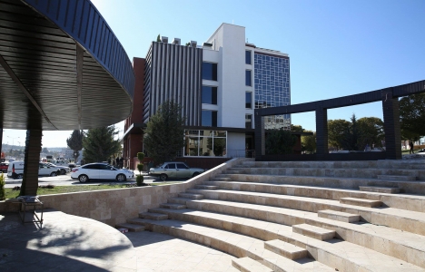 Buca Tarık Akan Gençlik Merkezi açılış için gün sayıyor!