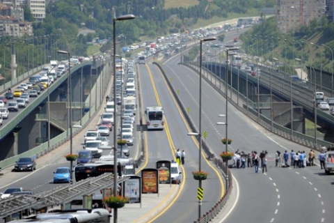 İstanbul Valisi Hüseyin Avni Mutlu: Haliç Köprüsü'nde çalışma bu akşam bitecek! 