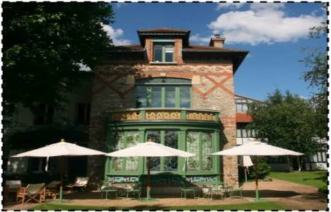 Louis Vuitton'un Paris yakınındaki tarihi evi Türkleri ağırladı!