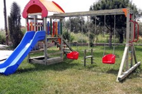 Otoparkta çalınan araçtan AVM sorumlu