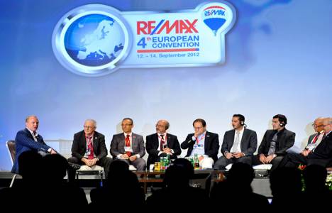 RE/MAX Türkiye, RE/MAX Avrupa Kongresi'nde iki broker ödül aldı!