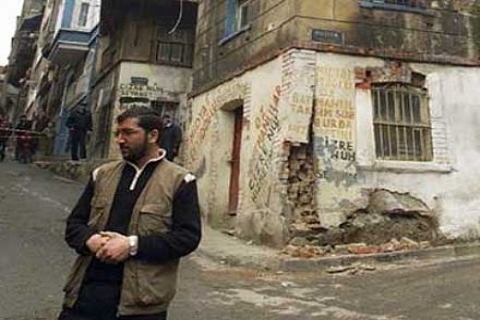 Kentsel dönüşümde çürük binasını yıkmayanın evi açık artırmayla satılacak!