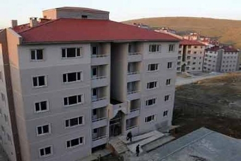 Van Valisi Münir Karaloğlu: TOKİ, köyler için çelikten 225 konut yaptırıyor!