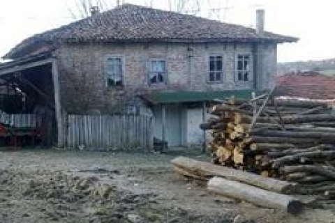 İzmir Buca'da orman arazisindeki ahır ve evler yıkıldı!