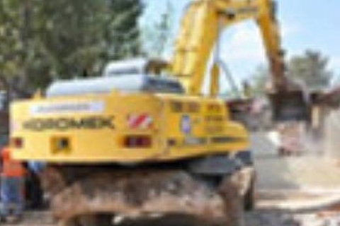 Çıralı'daki ruhsatsız yapılar yıkılıyor!