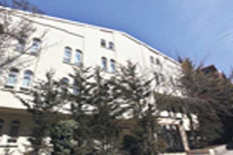 Necmettin Erbakan'ın çocukları konuşmuyor, ancak aynı evde yaşıyor!