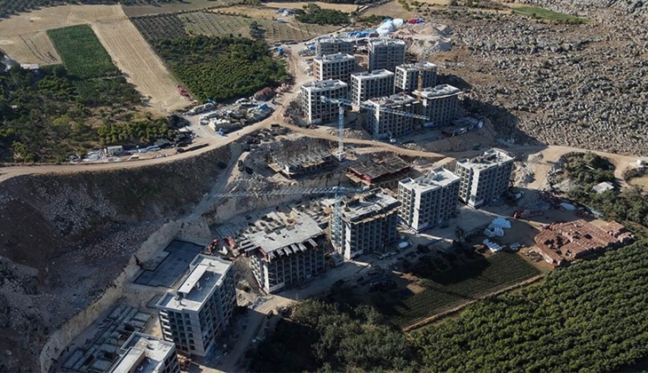 Hatay'daki 2 bin 665 deprem konutunun inşaatı tam gaz!